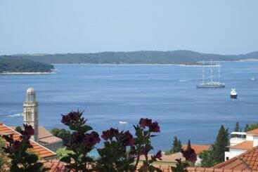 Hotell Room In Hvar Town With Sea View, Terrace, Air Conditioning, Wi Fi
