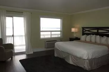 Hotelli Sands On Golden Lake