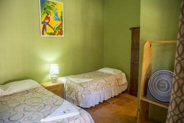 هتل 04 Hostel Central Park