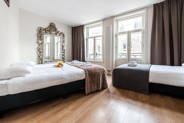 ホテル Leidse Square City Center Apartments