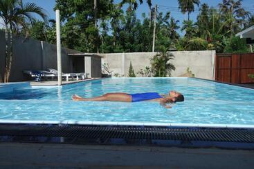 Отель Holaa Mirissa