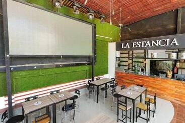 هتل La Estancia