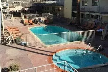 Hotelli Sandpiper Springs Spa & Retreat