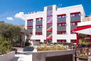 هتل Funway Academic Resort