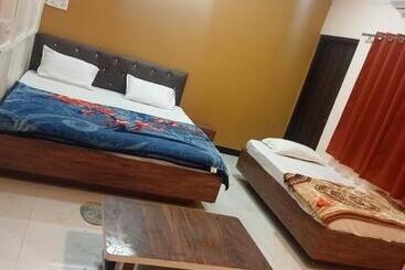 Pensão Ujjain Hotel Shree Radhe Krishna Please