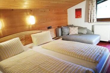 ホテル Gästehaus Midi