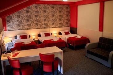 בית מלון כפרי Przystanek Torun