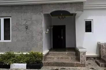 Otel Qeesh Quintessential Apartments