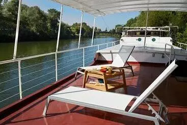 Bed & Breakfast Péniche Daphné S