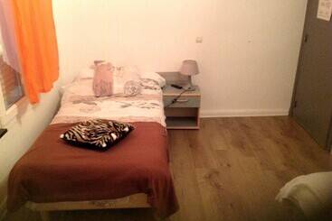 ホテル Hôtel Restaurant Le Refuge