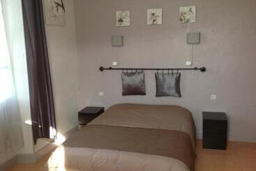 Szálloda Hôtel Restaurant Les Oliviers