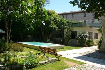 L Observance Bed & Breakfast