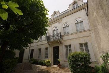 تختخواب و صبحانه Chambres D'hôtes Les Tilleuls