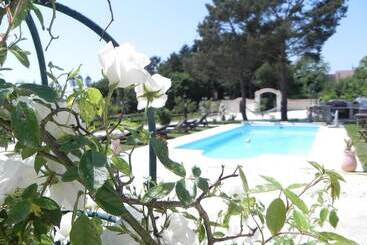 ベッドアンドブレックファースト Le Petit Domaine De Bois Avril