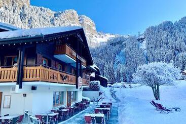 هتل Hameau Des Prodains   Hôtel