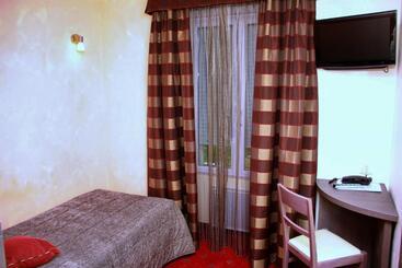 فندق Hôtel Le Commerce