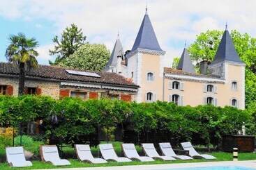 Hotel Logis   Chateau De Beauregard