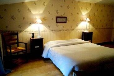 Hotel Logis   Chateau De Beauregard