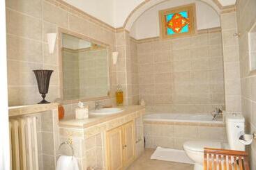 ベッドアンドブレックファースト Villa Valflor Chambres D Hôtes Et Appartements