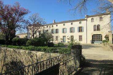 Отель Logis Hôtel Château De Palaja