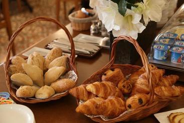 فندق De La Darse