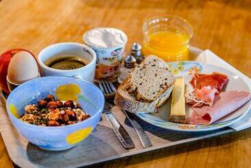 Greet Hotel Bordeaux Floirac Arena