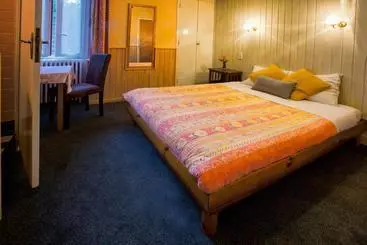 هتل Hôtel Restaurant La Petite Auberge
