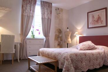 ホテル Saint Yves