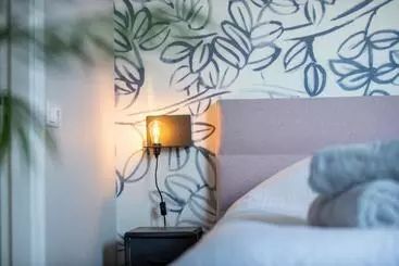B&b Reveille