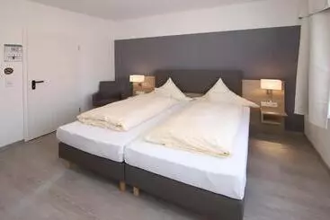 Hotelli 12 Bäume