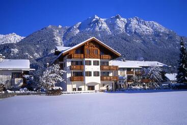 Hotelli Alpenhof Krün