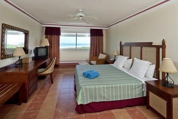 Memories Paraiso Beach Resort