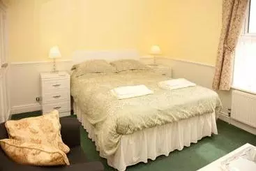 Bed and Breakfast Binton Guest House