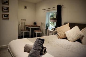 Bed and Breakfast The Dolphin Inn