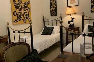 צימר Gothic House