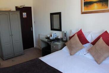 Bed and Breakfast The P&m Paignton Residence