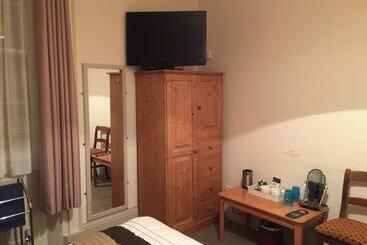 住宿加早餐  The Wheatsheaf