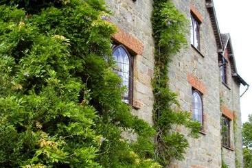 Hotel Abbey Farm Bed And Breakfast