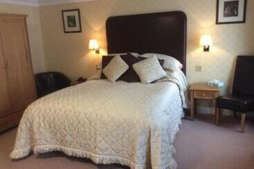 هتل The Golden Lion