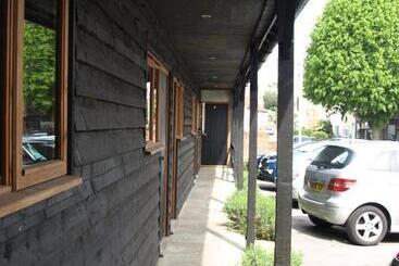 مُتل Jolly Brewers Free House Inn