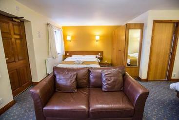 Tollgate Hotel And Leisure