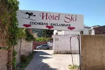 ホテル Residencial Ski