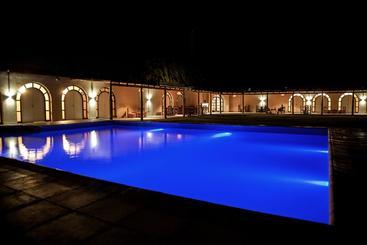 استراحتگاه La Vicuñita Hotel & Cabañas