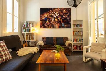 تختخواب و صبحانه Chillhouse