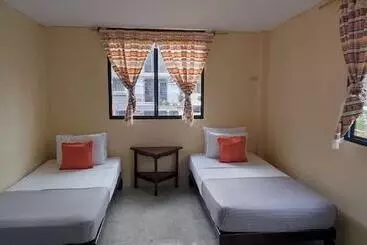 Dreamkapture Hostel Close To The Airport And Bus Terminal