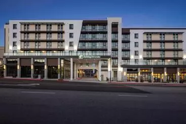 Hotelli Holiday Inn & Suites Monterey Park – Los Angeles, An Ihg