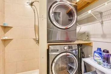 Mökkimajoitus Pet Friendly Fort Walton Beach Home: 4 Mi To Ocean