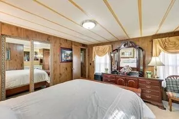 Mökkimajoitus Classic Country Retreat In Ronda On 5 Acres!