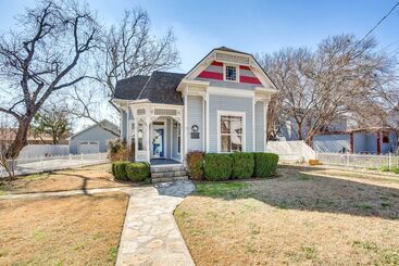 茅舍 Granbury Home W/ Fire Pit, Walk To The Square!