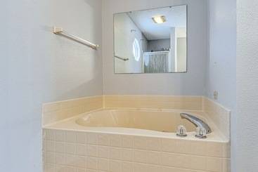 별장 Indianapolis Home W/ Private Yard ~ 8 Mi To Dtwn!